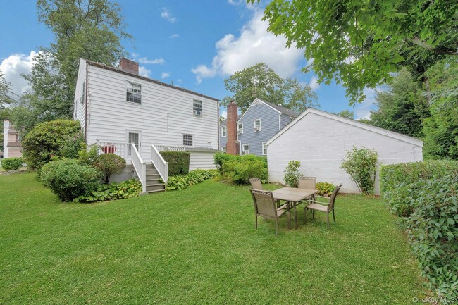 Building Photo - 136 White Rd