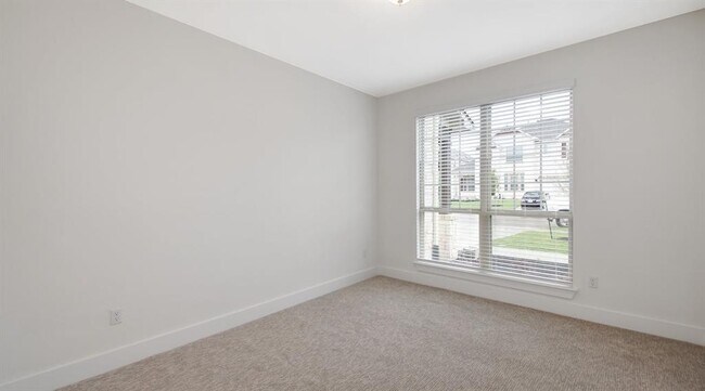 Building Photo - 213 Poole Ln