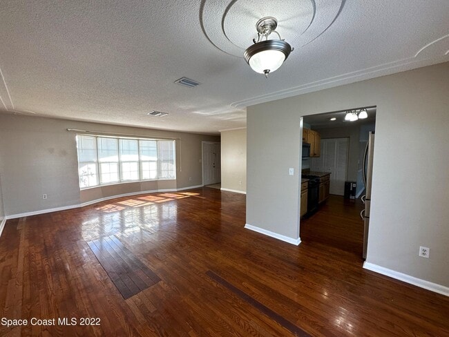 Building Photo - 1660 Neptune Dr
