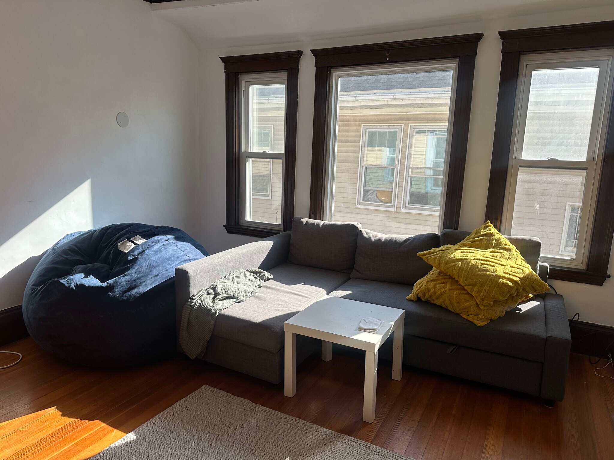 Building Photo - 100 W Adams St