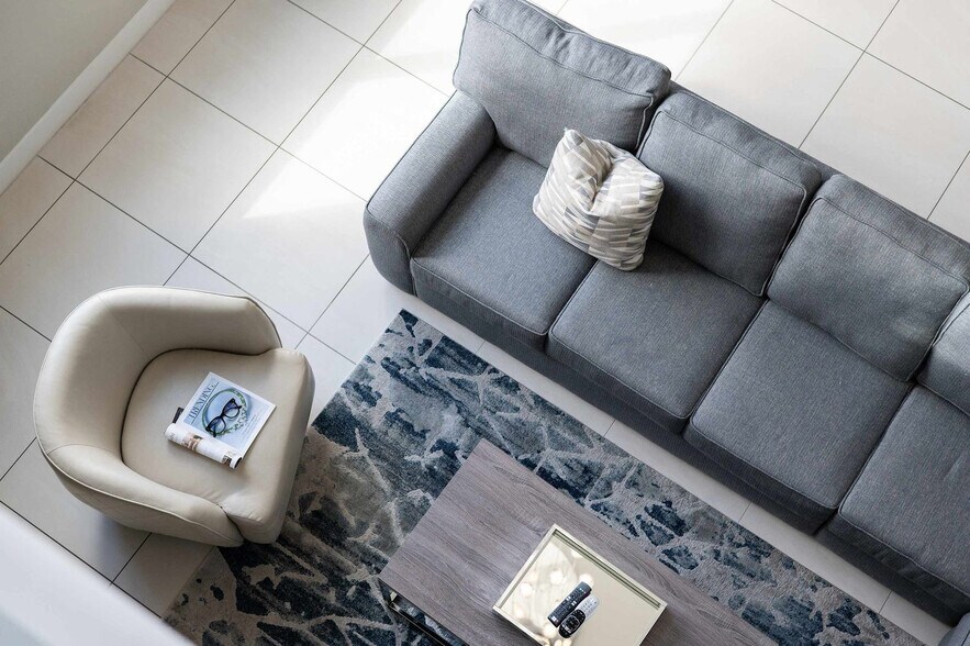 Building Photo - 7740 Sandy Ridge Dr