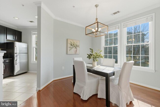 Building Photo - 2465 Army Navy Dr