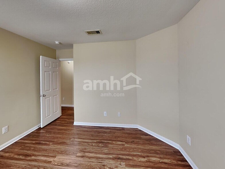 Building Photo - 9415 White Diamond Ln