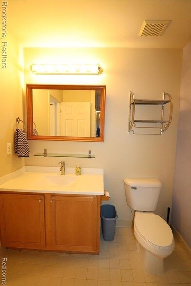 Building Photo - 2096 Cloverly Ln