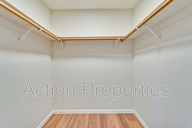 Building Photo - 1662 Merriton Ct