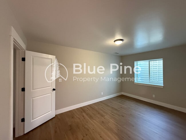 Building Photo - 3758 Inglewood Dr