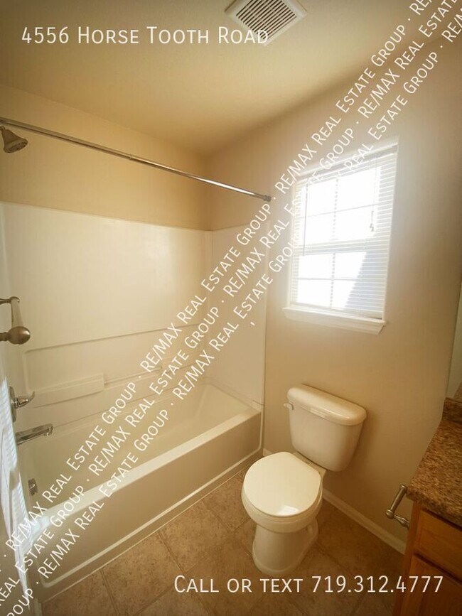 Building Photo - 4556 Horse Tooth Rd