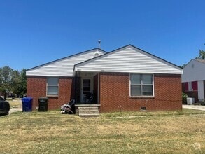 Building Photo - 1 Bedroom 1 Bathroom Duplex For Lease 8/4/...