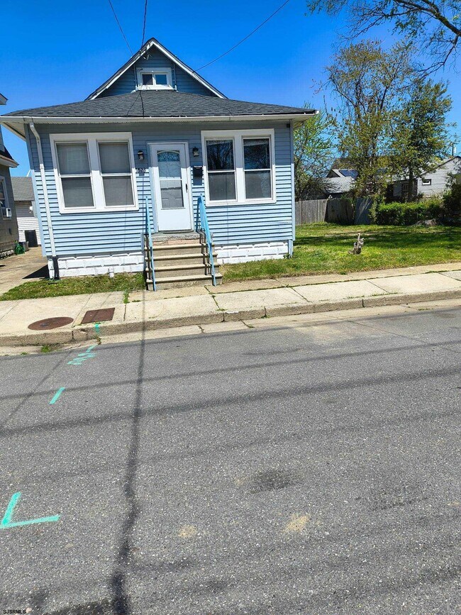 Building Photo - 1523 N Arkansas Ave