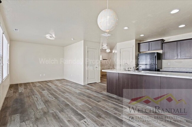 Building Photo - 1140 Seraphim Ct