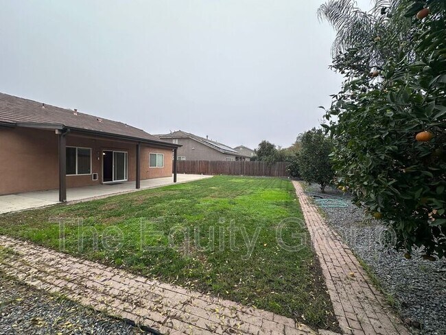 Building Photo - 5235 W Nellis Ct