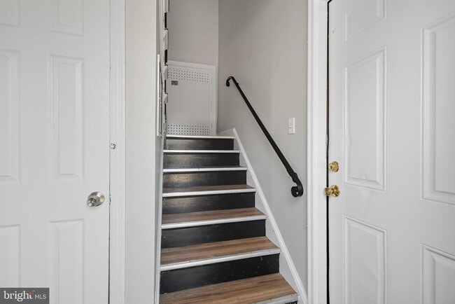 Building Photo - 3919 R St SE