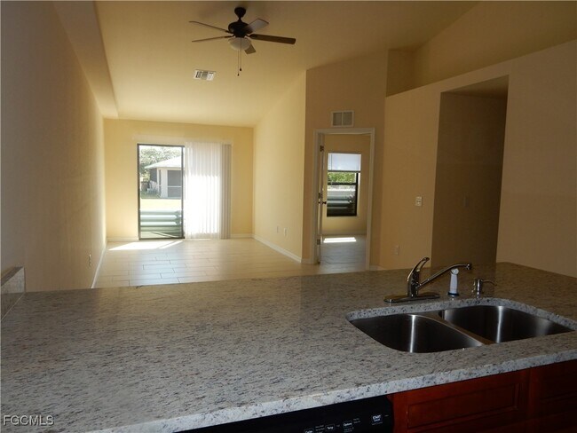 Building Photo - 1713 SW 33rd St