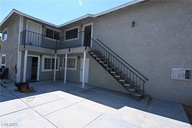 Building Photo - 1512 Cobb Ln
