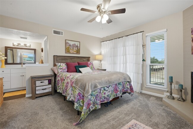 Building Photo - 18617 Egret Bay Blvd