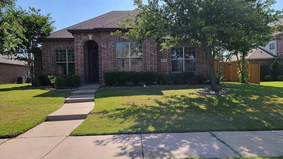 Front of the house - 12372 Payne St