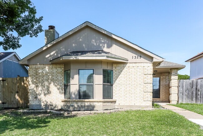 Building Photo - 1329 Planters Rd