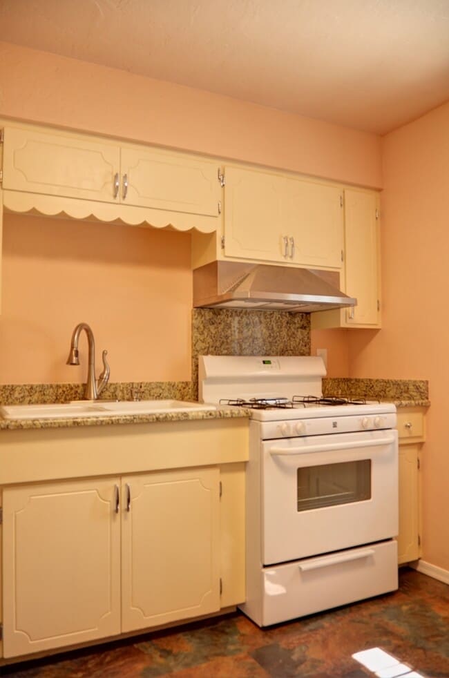 Building Photo - 3 Bedroom Home in Prescott for Rent!