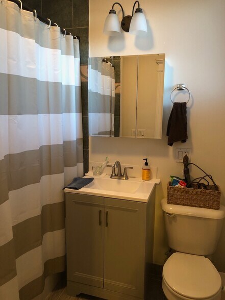 Building Photo - 33 Highgate St