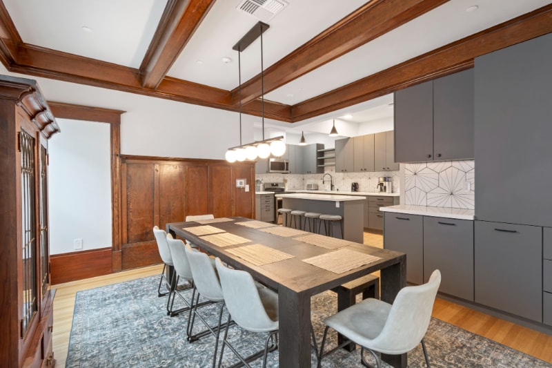 Building Photo - 1022 G St