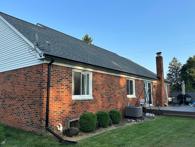 Building Photo - 5017 Saffron Dr