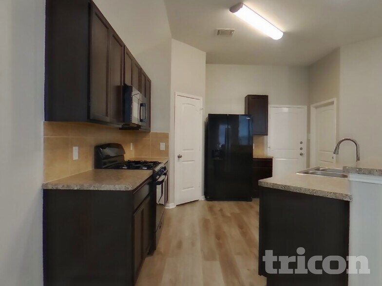 Building Photo - 12850 Spruce Cir