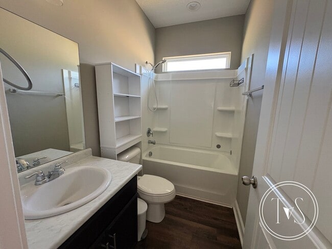 Building Photo - RATE DROP ALERT (was $2200/month)!