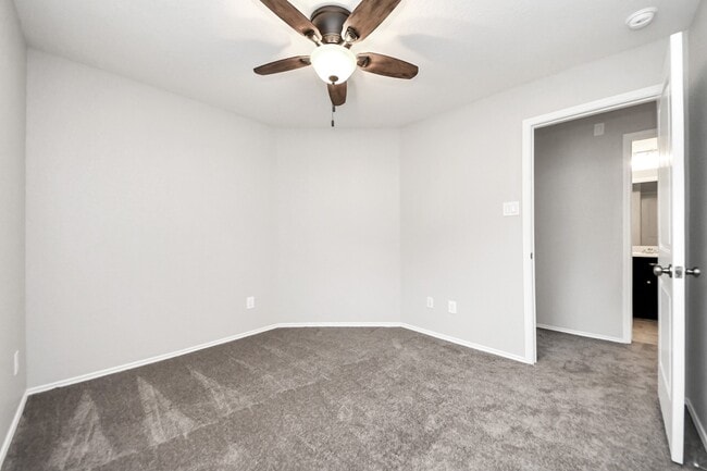 Building Photo - 16130 Beachside Pl