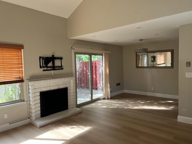 Building Photo - 2598 Knightsbridge Ln