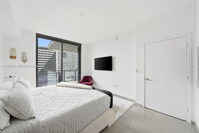 Building Photo - 88 SW 7th St