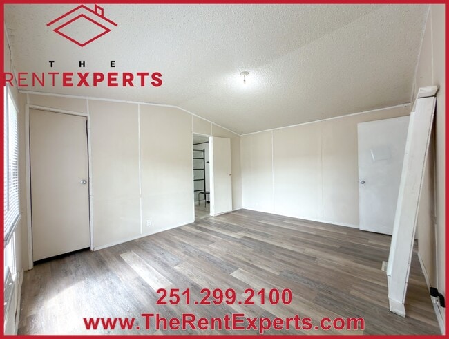 Building Photo - 6360 Mauvilla Dr W