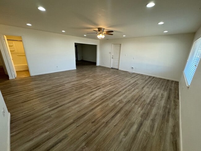 Building Photo - 3 bedroom - 2 bathroom