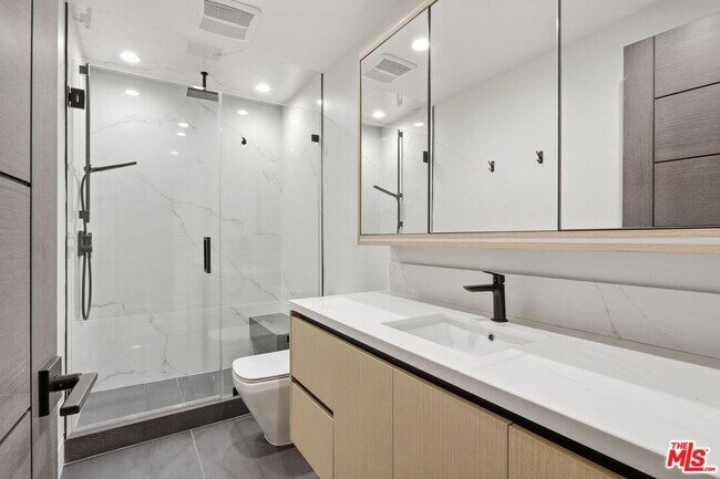 Building Photo - 11769 Bellagio Rd