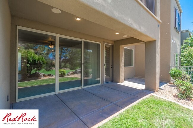 Building Photo - Remarkable 3 Bedroom Condo Next to Sunbroo...