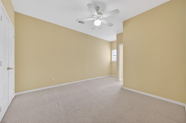 Building Photo - 16 Regency Point