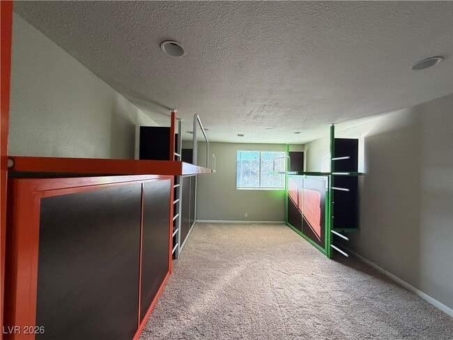 Building Photo - 908 Vegas Valley Dr