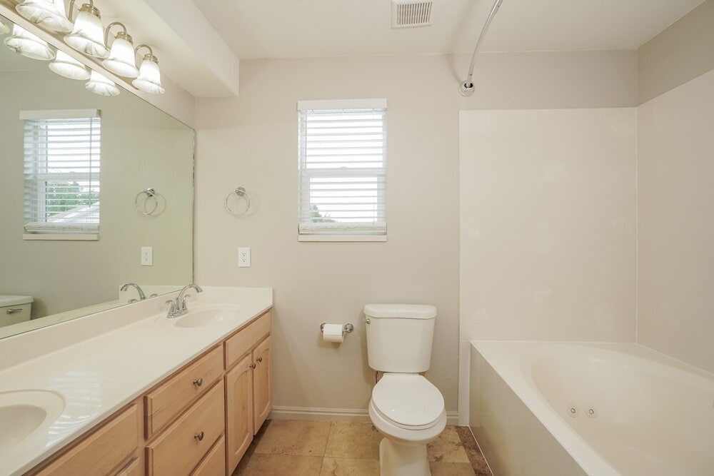 Building Photo - 14122 Rosaleen Ln