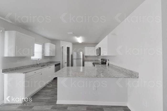 Building Photo - 2227 NW 11th Ct