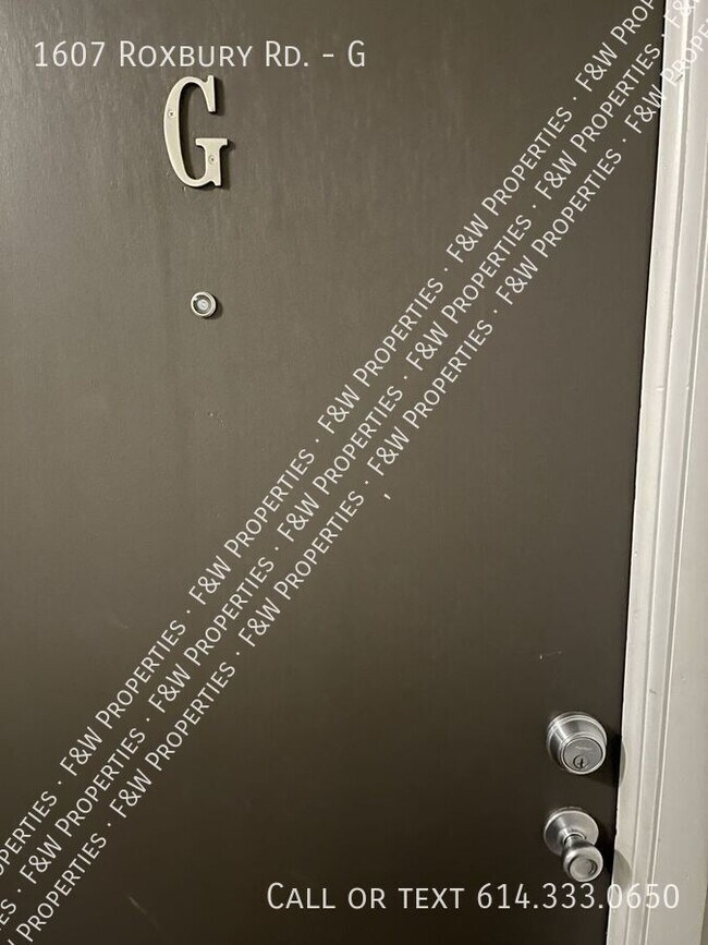 Building Photo - 1607 Roxbury Rd