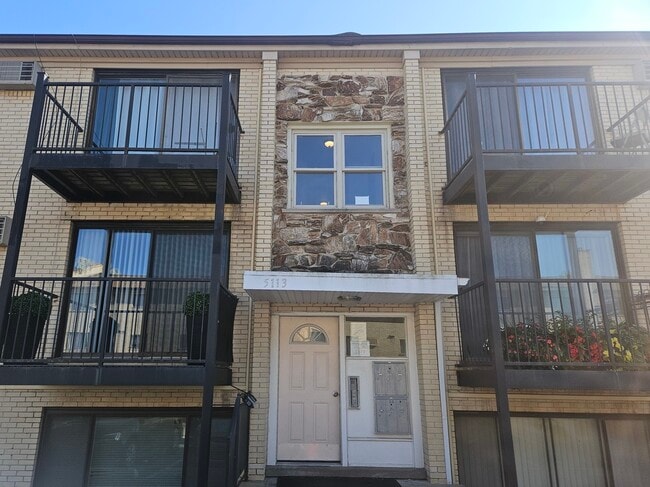 Primary Photo - 5113 N East River Rd