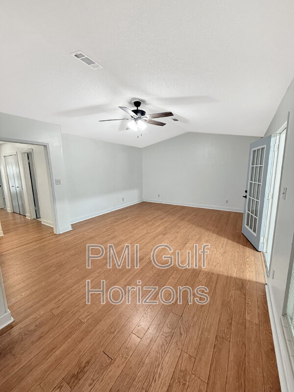 Building Photo - 6929 Summit Way