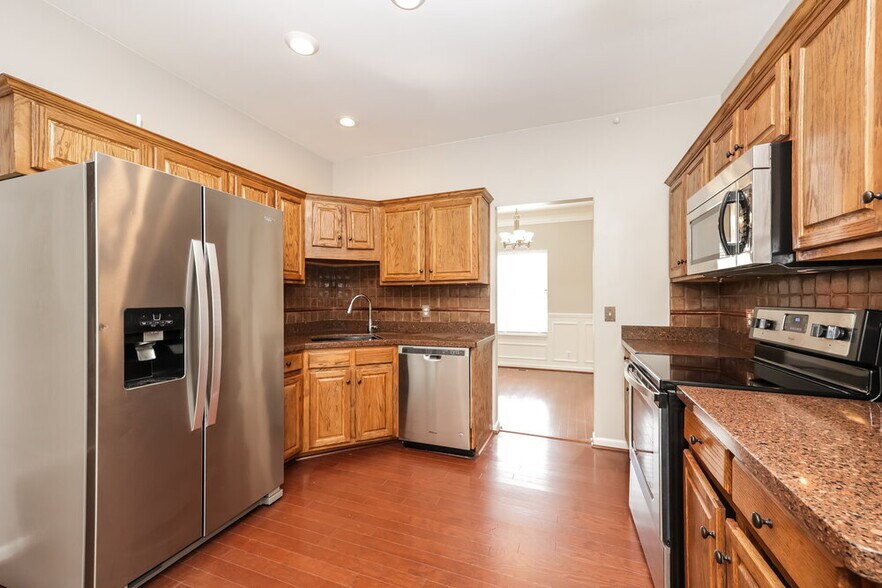 Building Photo - 6536 Broken Bow Dr