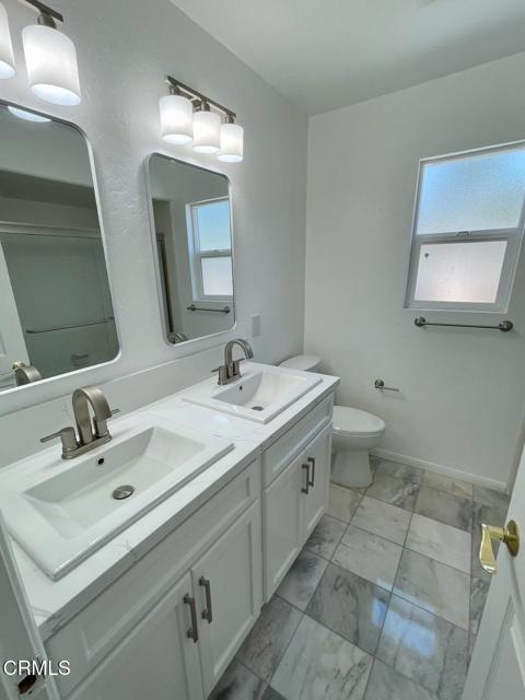Building Photo - 642 Creekmont Ct