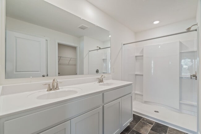 Building Photo - 7650 Belhaven Ln