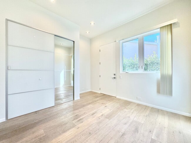 Building Photo - Beautiful Zen inspired modern 3 Bed + 3 Bath House + Garage + Private Yard