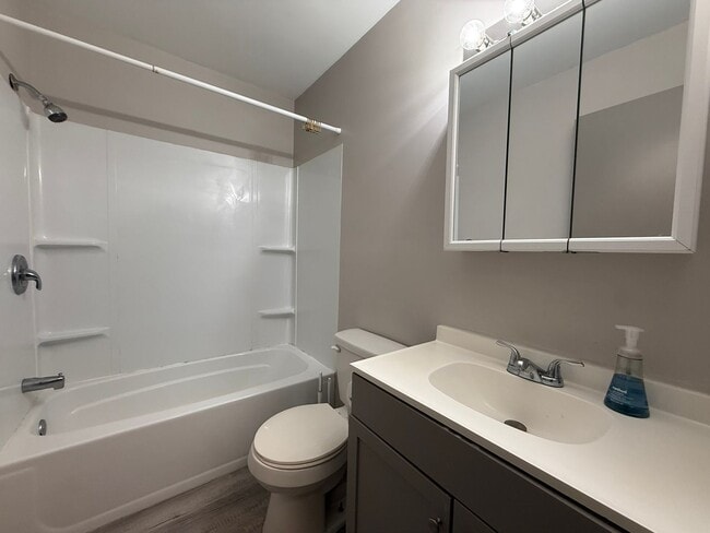 Building Photo - South Shores Ranch!  2 Bedroom, 1 Bath Rea...