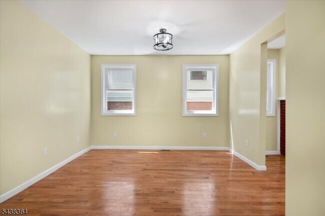 Building Photo - 118 Lehigh Ave