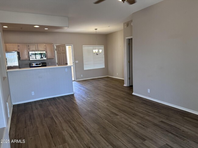 Building Photo - 9253 N Firebrick Dr