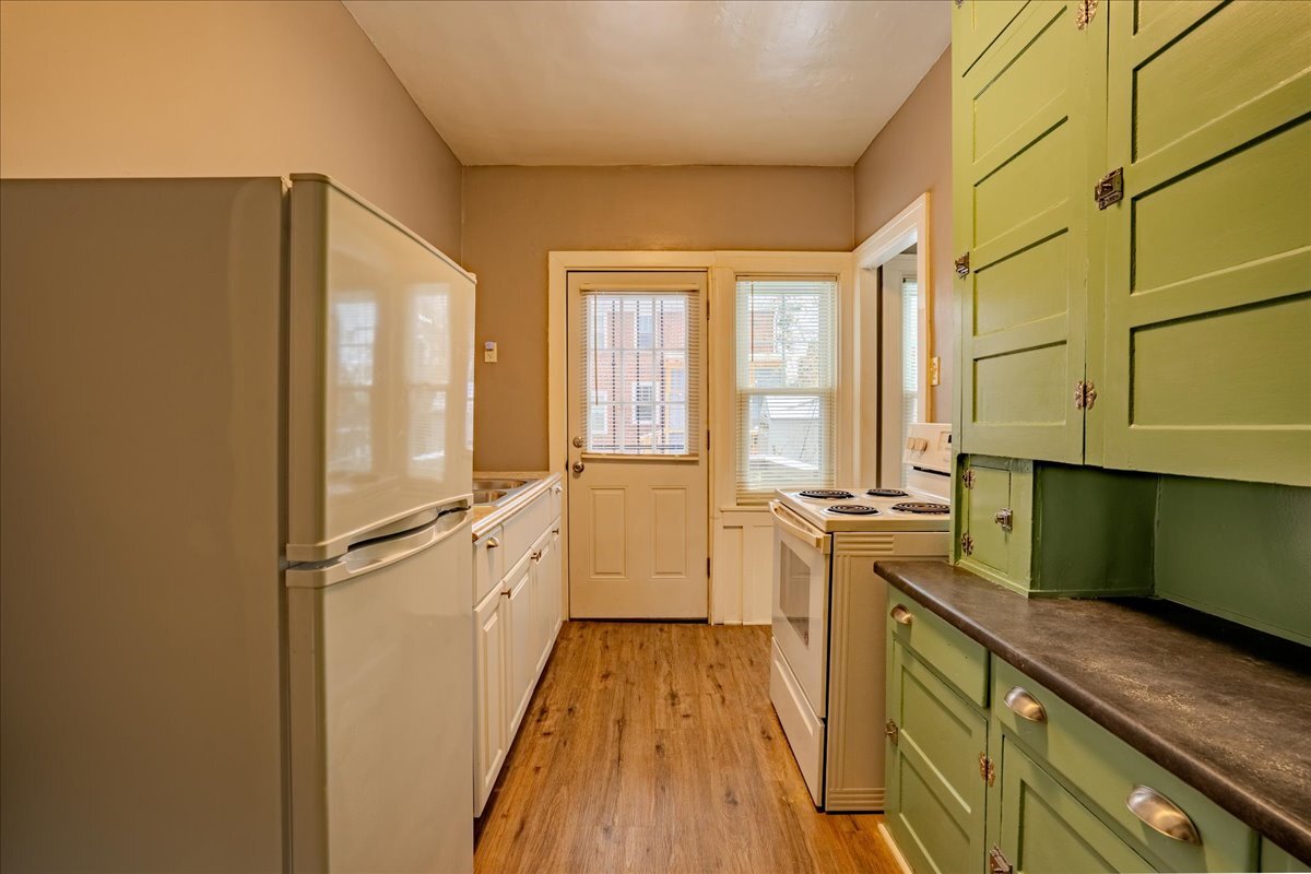 Building Photo - 913 Alter Rd