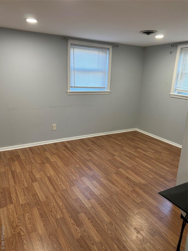 Building Photo - 30 Gates Ave